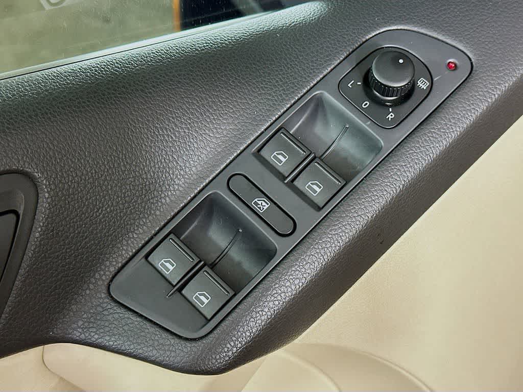 Thumbnail: 2015 Volkswagen Tiguan - 29