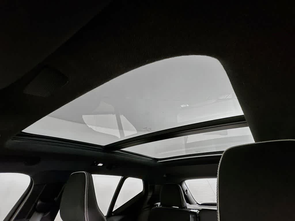 Thumbnail: 2023 Volvo XC40 - 28