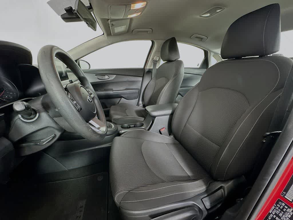 Thumbnail: 2019 Kia Forte - 12