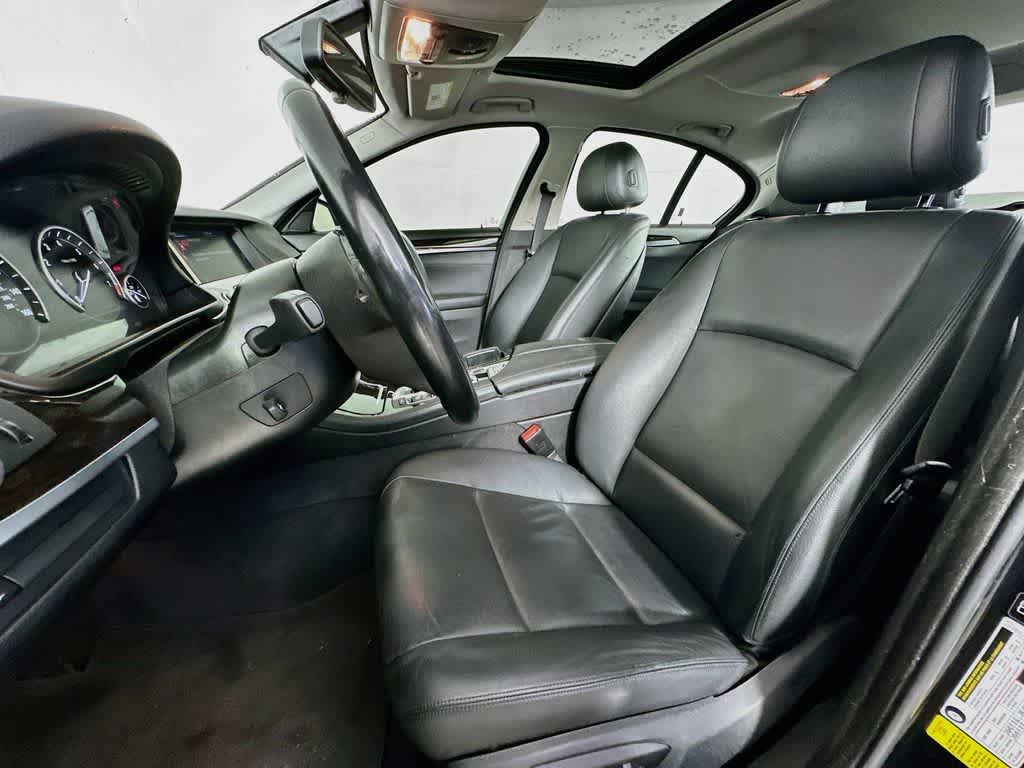 Thumbnail: 2015 BMW 5 Series - 12
