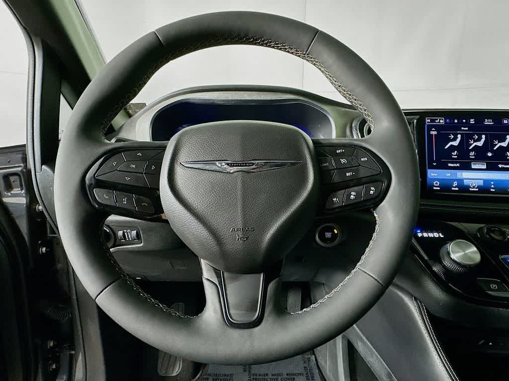 Thumbnail: 2022 Chrysler Pacifica - 16