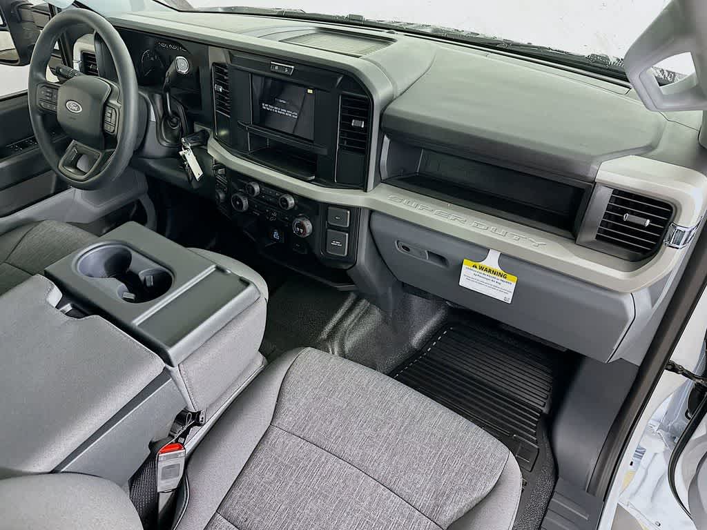 Thumbnail: 2026 Ford F-450 - 31