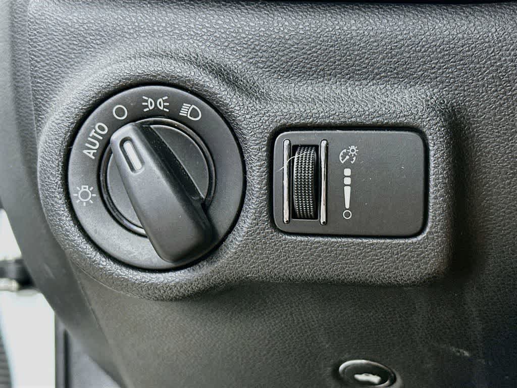 Thumbnail: 2015 Dodge Dart - 25