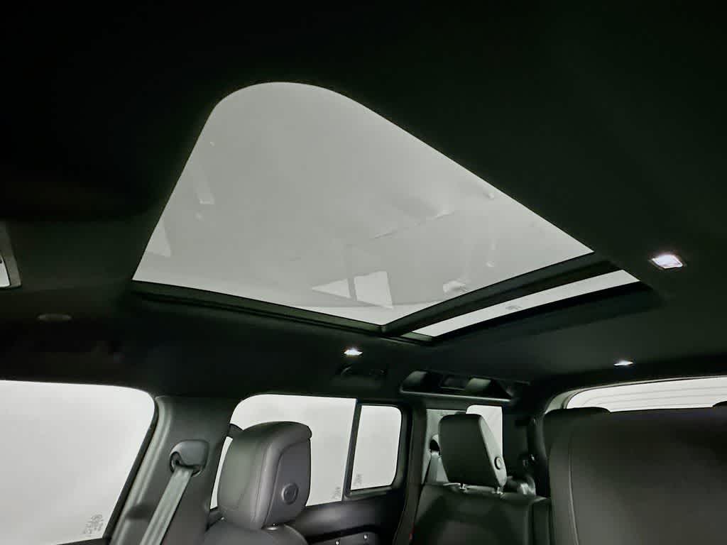 Thumbnail: 2024 Land Rover Defender - 34