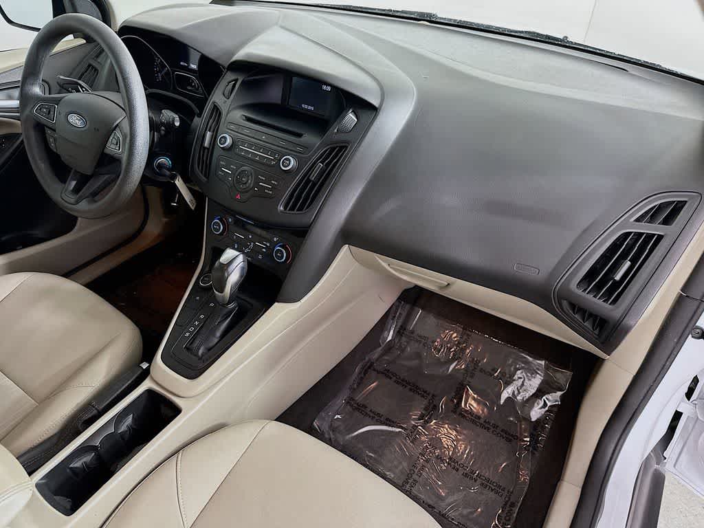 Thumbnail: 2016 Ford Focus - 31