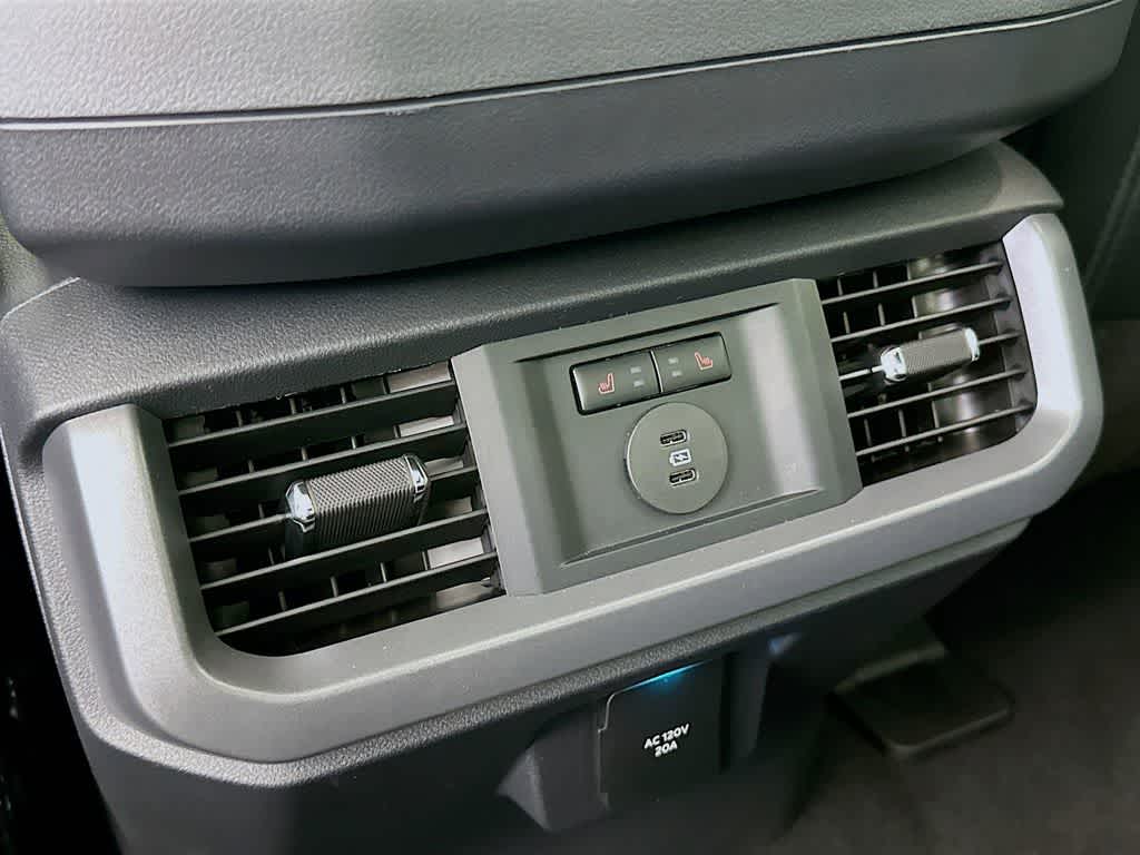 2025 Ford F-150 Lightning Lariat 12