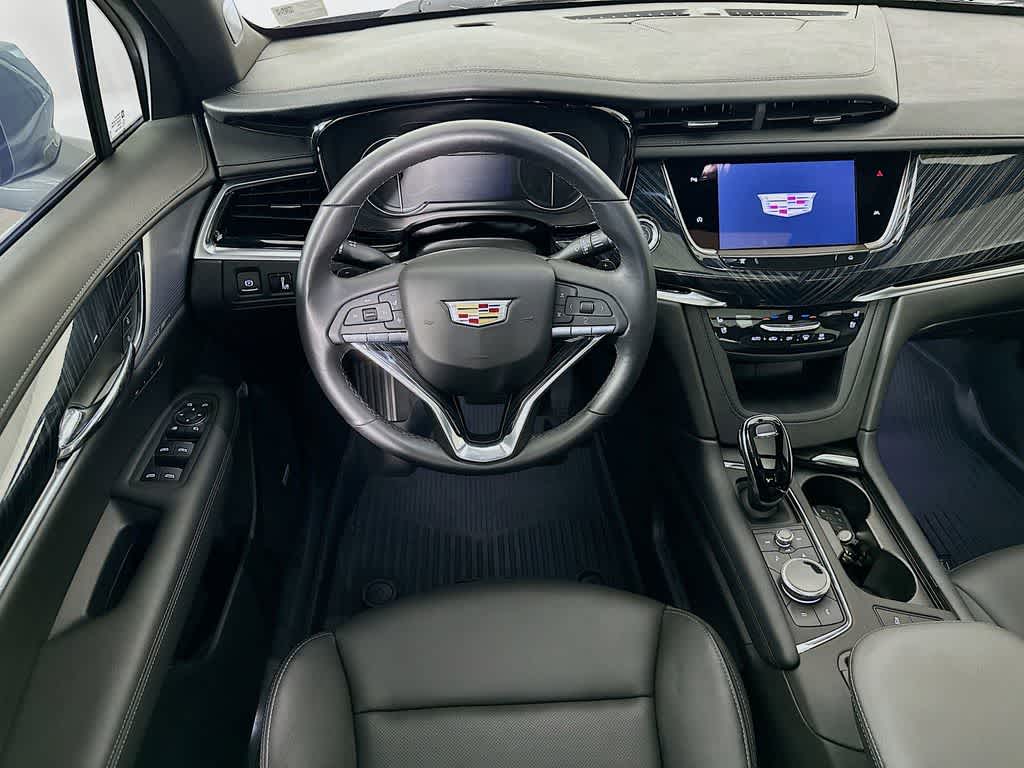 Thumbnail: 2025 Cadillac XT6 - 10