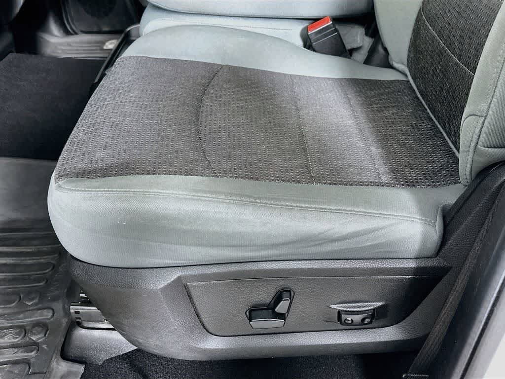 Thumbnail: 2020 RAM 1500 Classic - 29