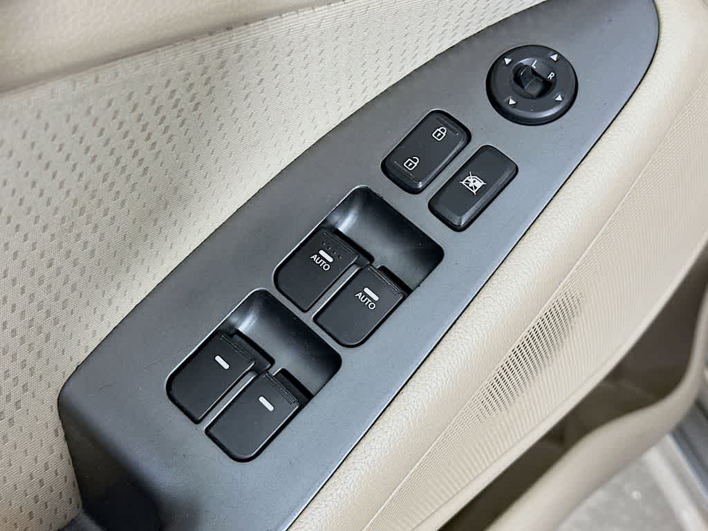 Thumbnail: 2012 Kia Optima - 27