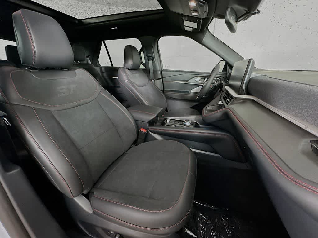 Thumbnail: 2026 Ford Explorer - 15