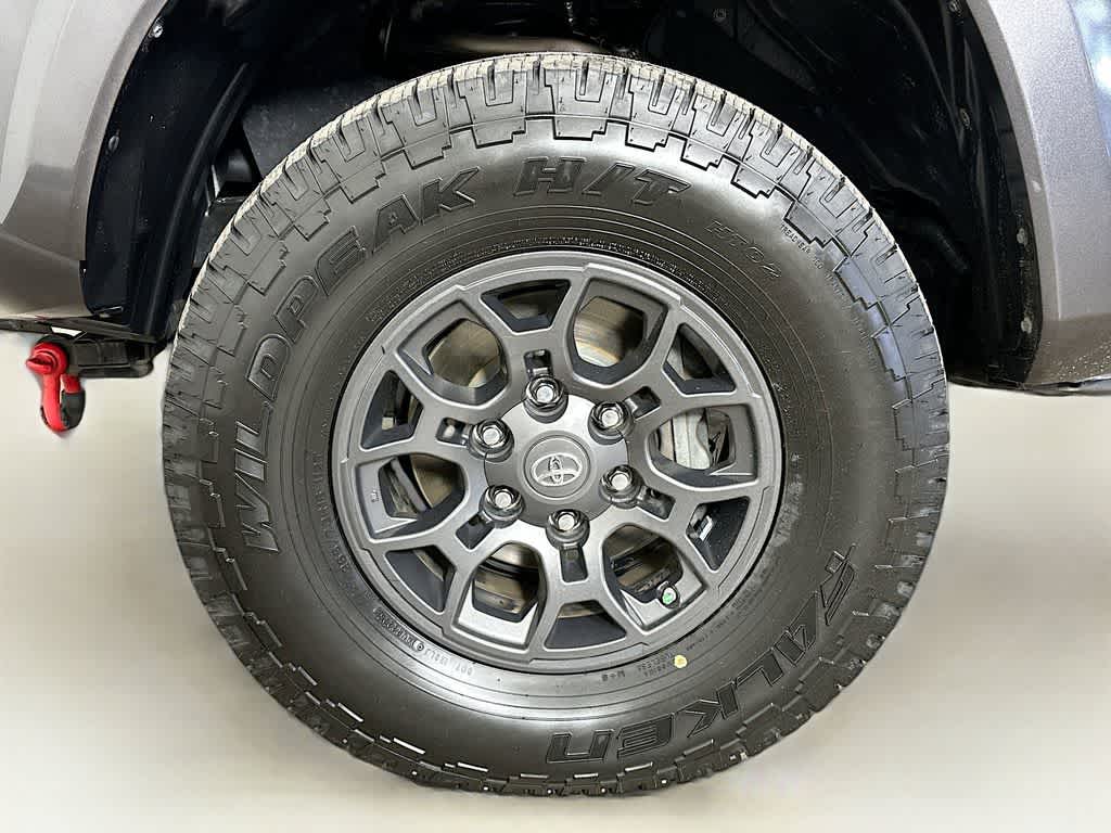 Thumbnail: 2018 Toyota Tacoma - 8