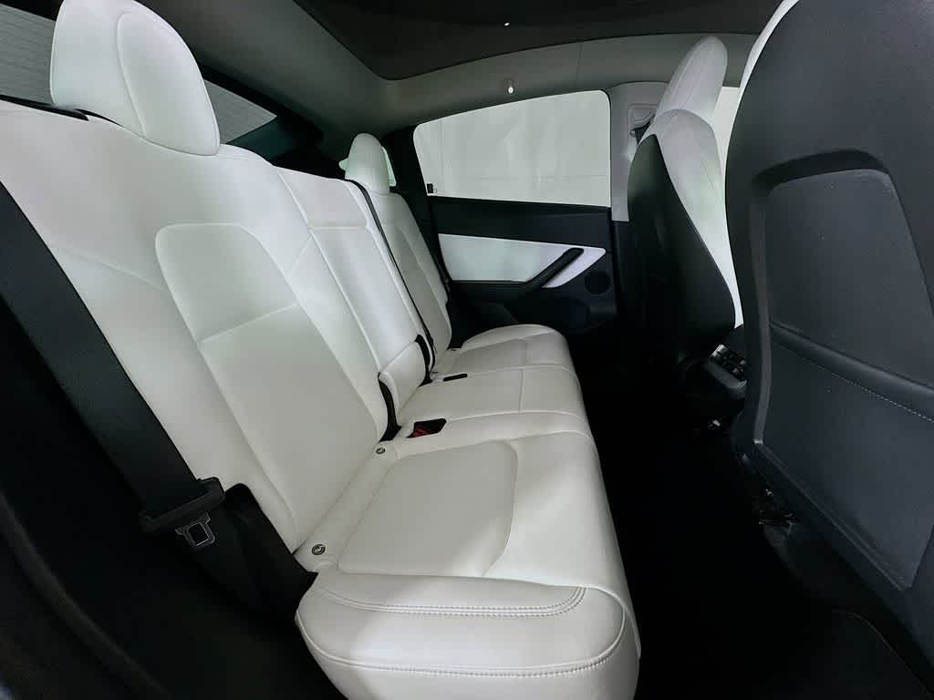 Thumbnail: 2022 Tesla Model Y - 32