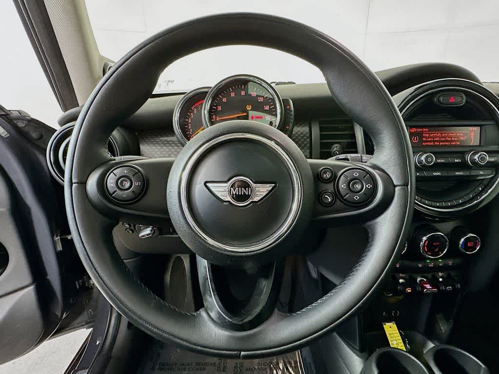 Thumbnail: 2016 MINI Cooper Hardtop - 15