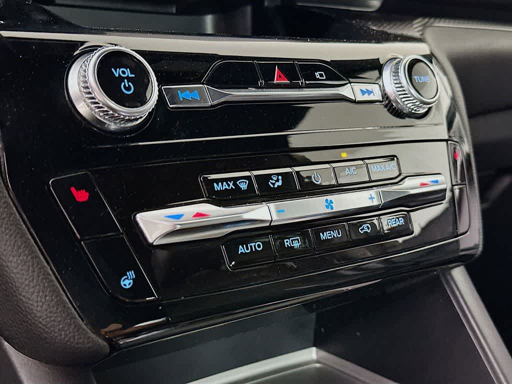 Thumbnail: 2022 Ford Explorer - 18