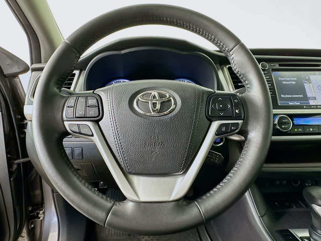 Thumbnail: 2017 Toyota Highlander - 16