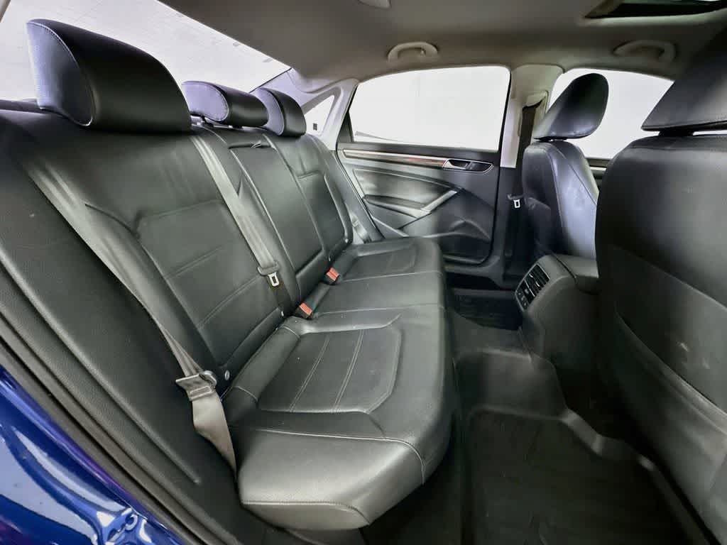 Thumbnail: 2016 Volkswagen Passat - 31