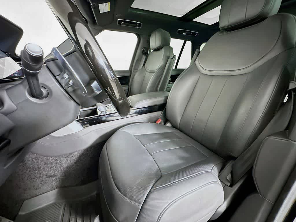 Thumbnail: 2023 Land Rover Range Rover - 12