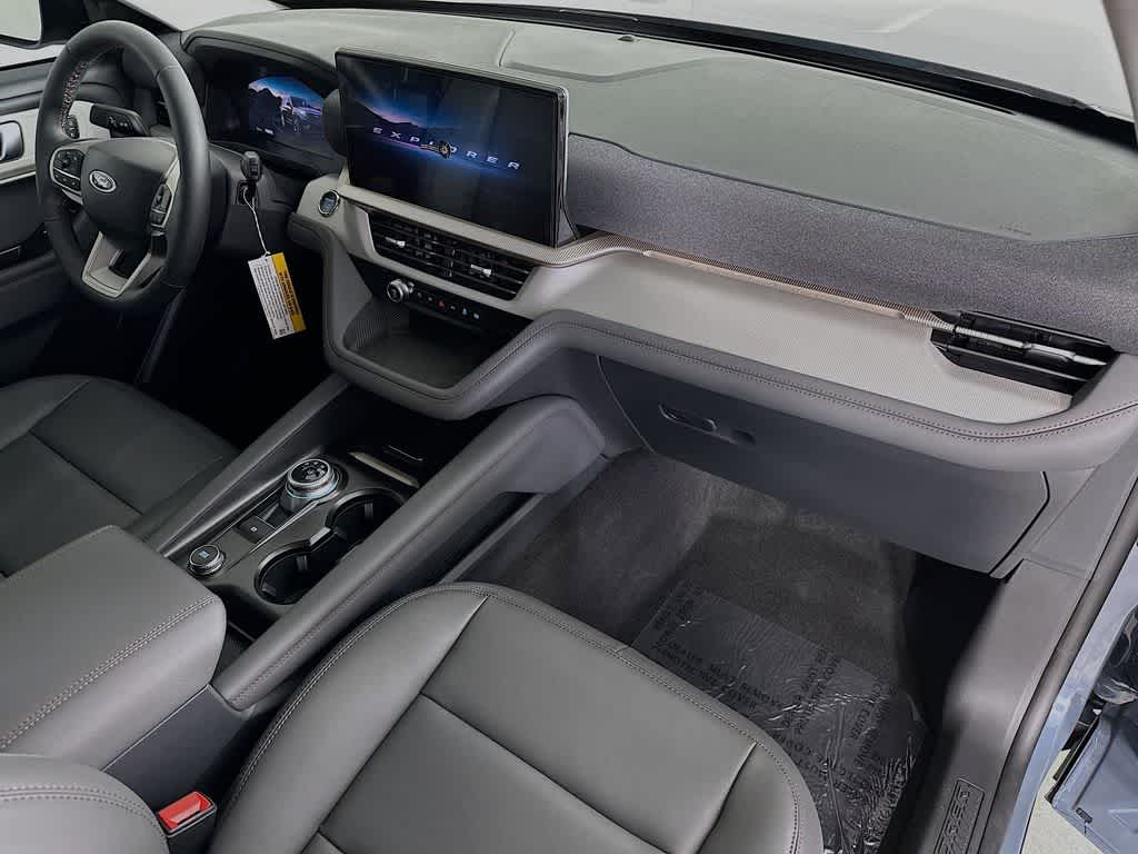 Thumbnail: 2025 Ford Explorer - 33