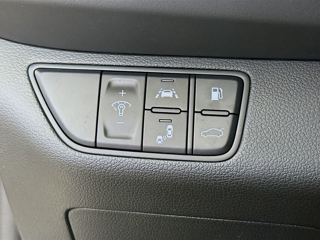 Thumbnail: 2019 Genesis G70 - 27