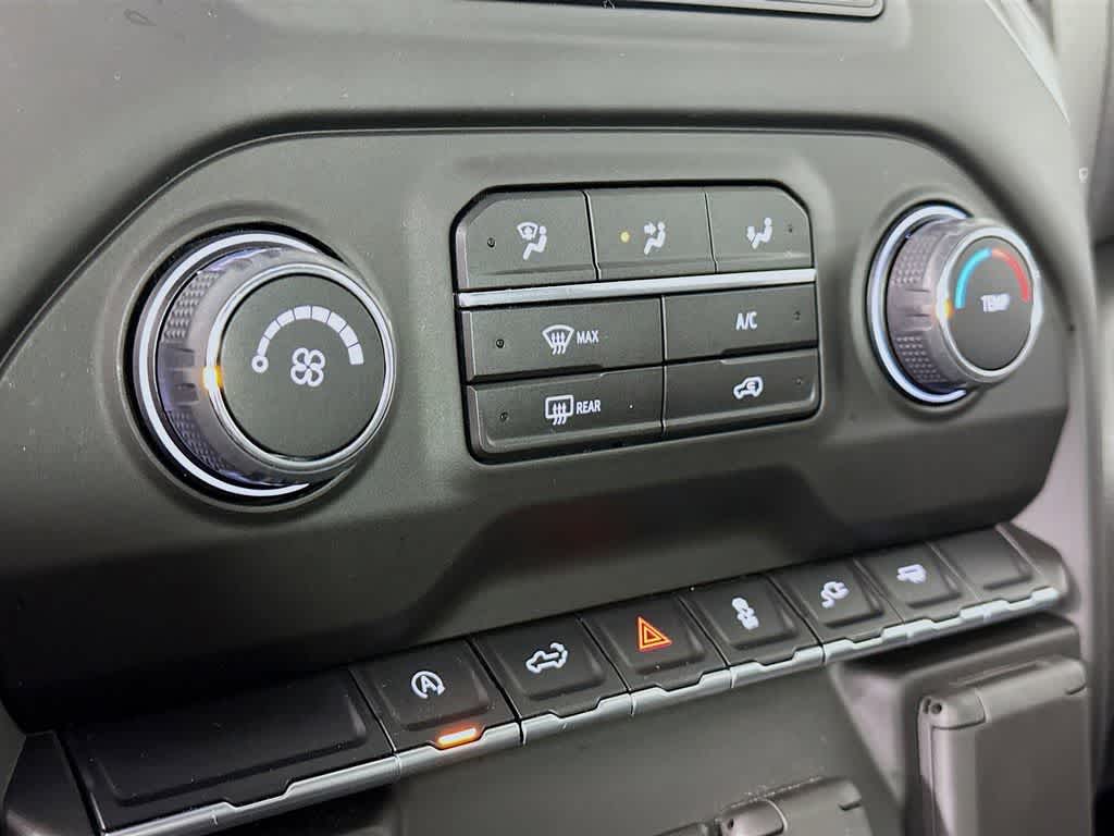 Thumbnail: 2022 Chevrolet Silverado 1500 - 16