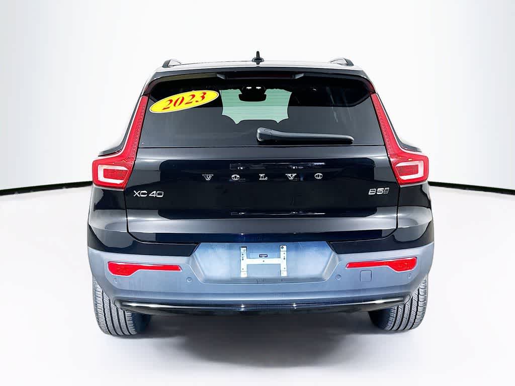 Thumbnail: 2023 Volvo XC40 - 5