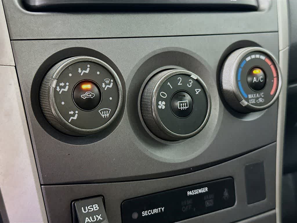 Thumbnail: 2013 Toyota Corolla - 17