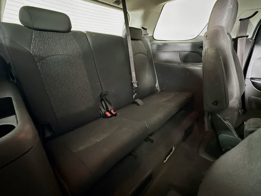 Thumbnail: 2012 GMC Acadia - 34