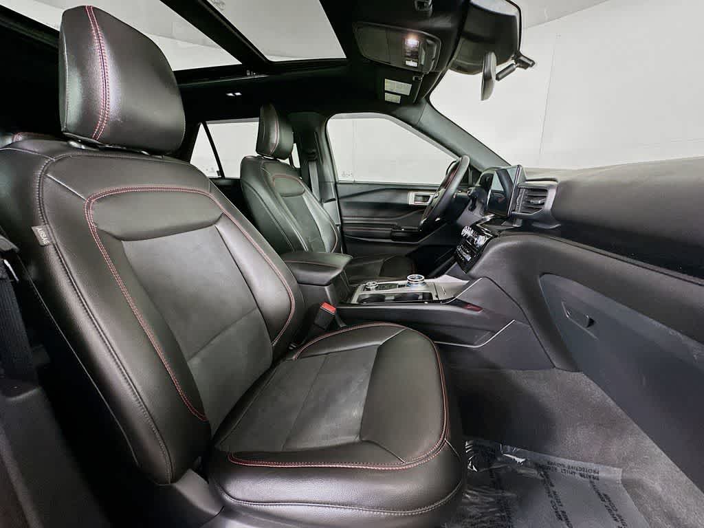 2022 Ford Explorer ST-Line 15