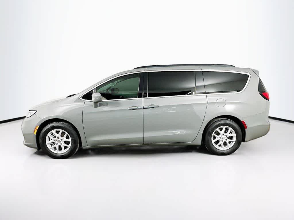 Thumbnail: 2022 Chrysler Pacifica - 3
