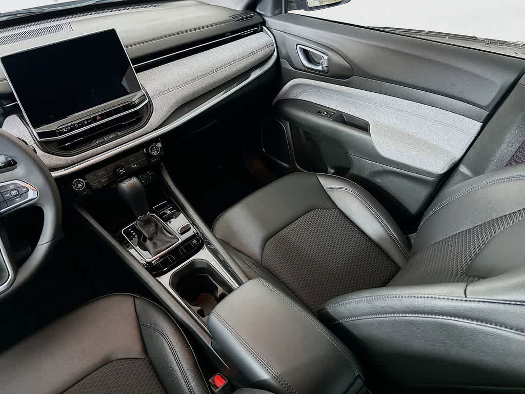 Thumbnail: 2024 Jeep Compass - 11