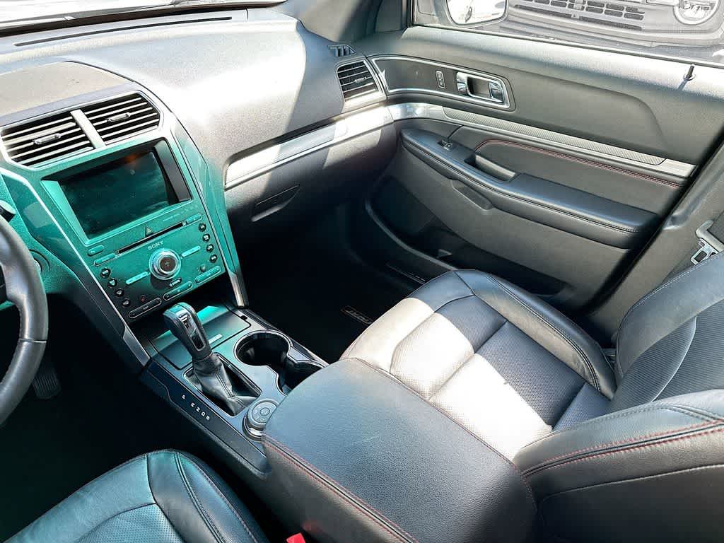 2016 Ford Explorer Sport 11