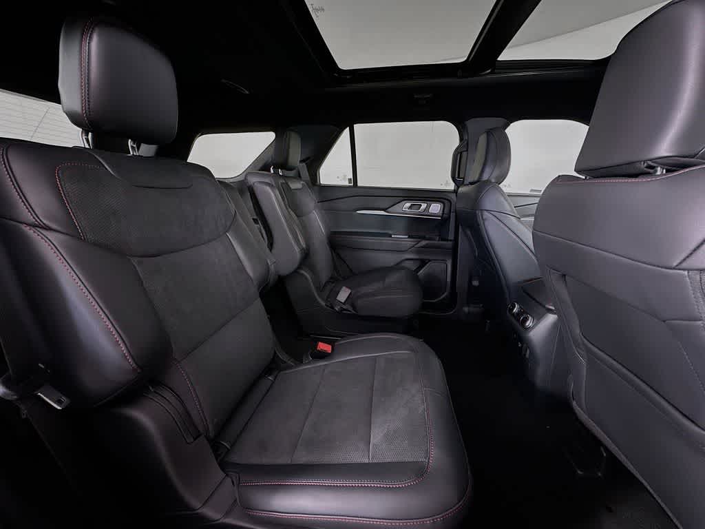 2025 Ford Explorer ST 34