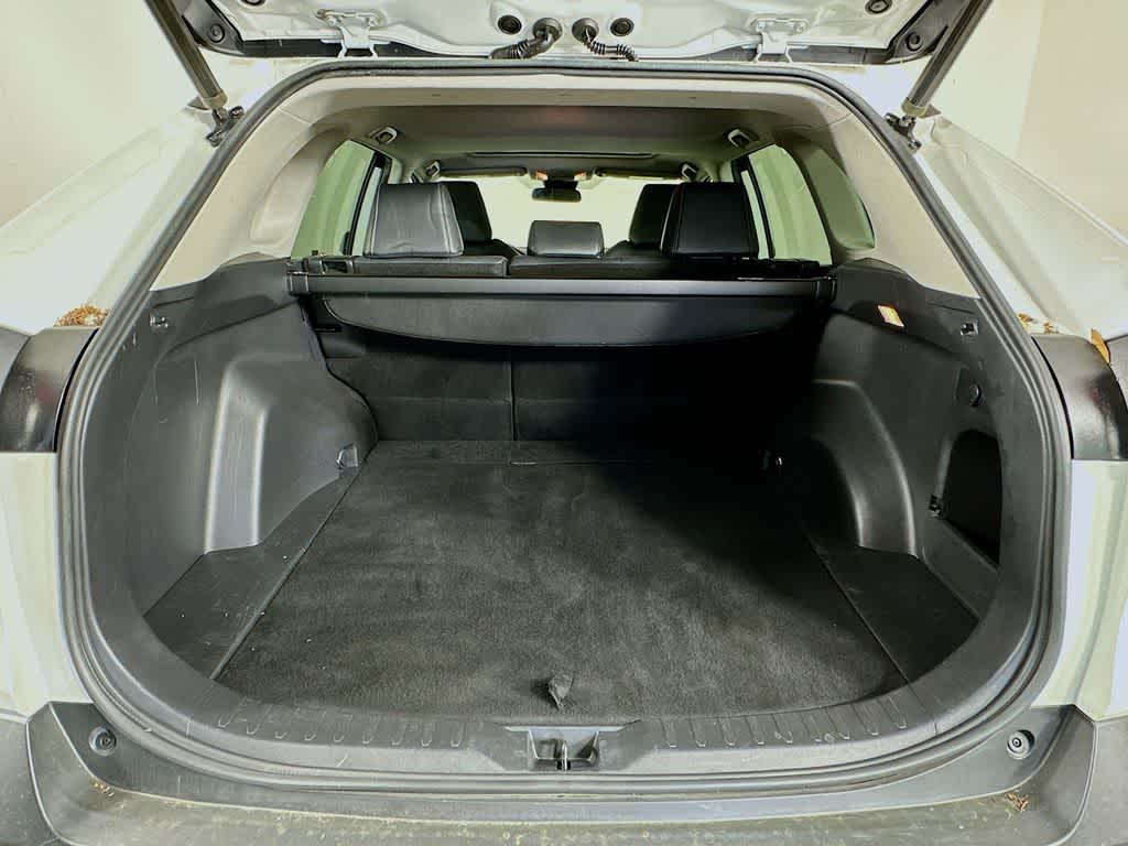 Thumbnail: 2021 Toyota RAV4 - 21