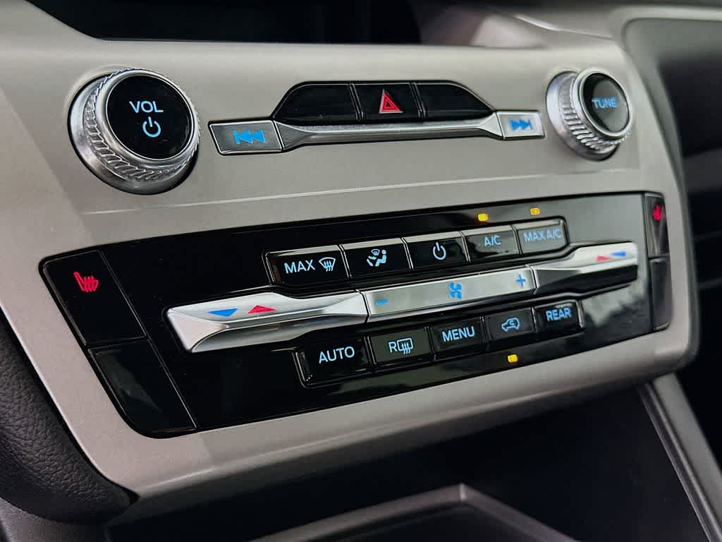 Thumbnail: 2024 Ford Explorer - 17