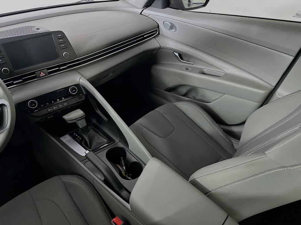 Thumbnail: 2022 Hyundai Elantra - 9