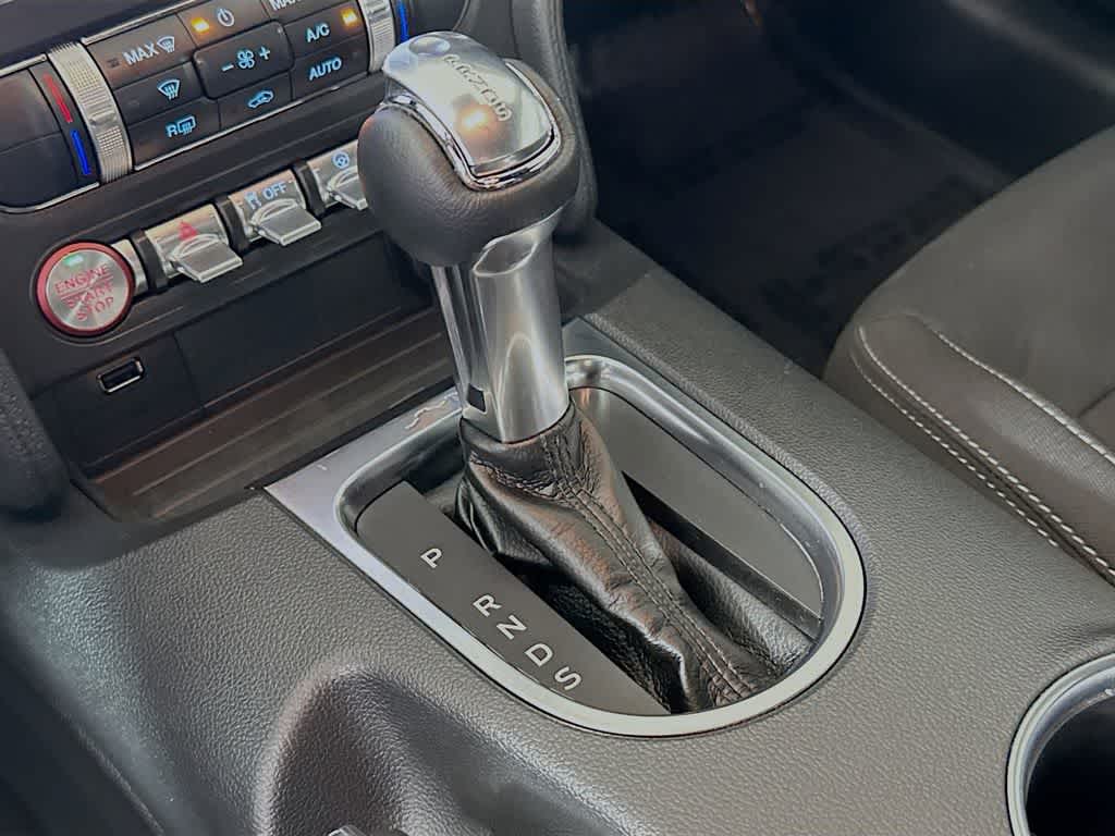 Thumbnail: 2022 Ford Mustang - 17