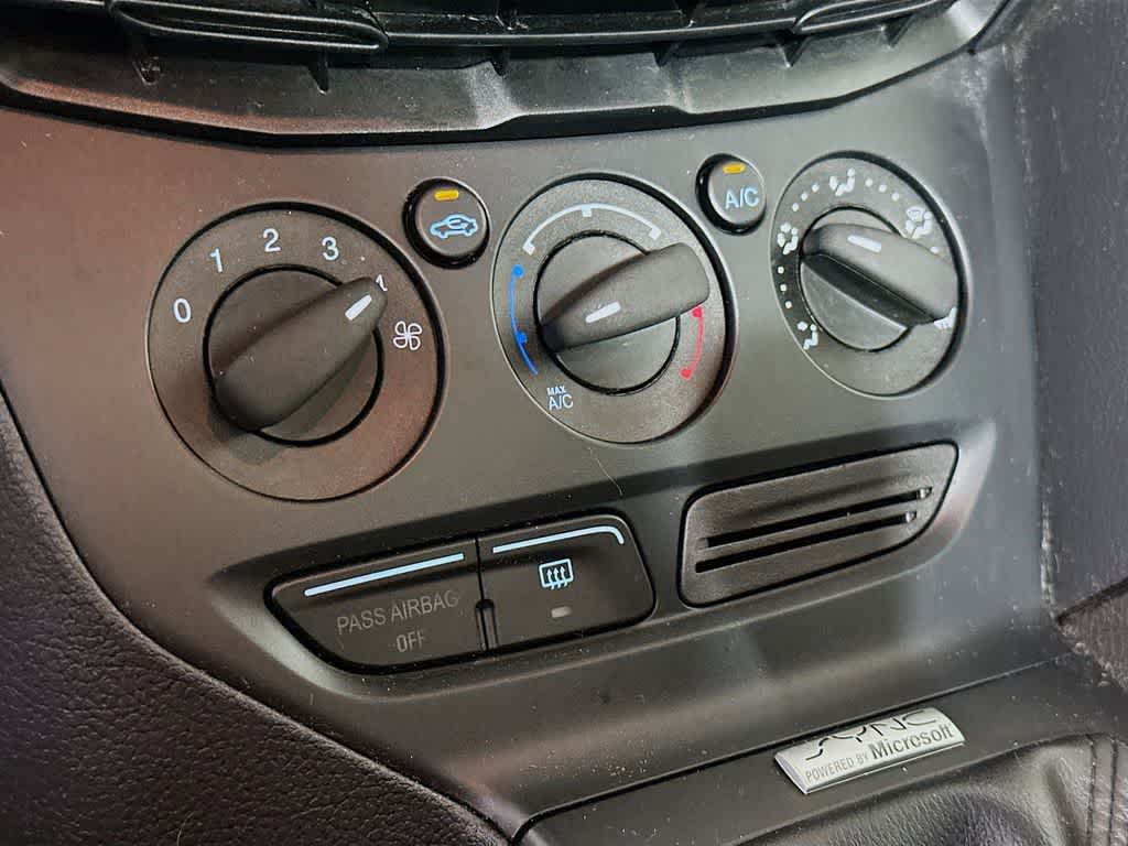 Thumbnail: 2013 Ford Focus - 17