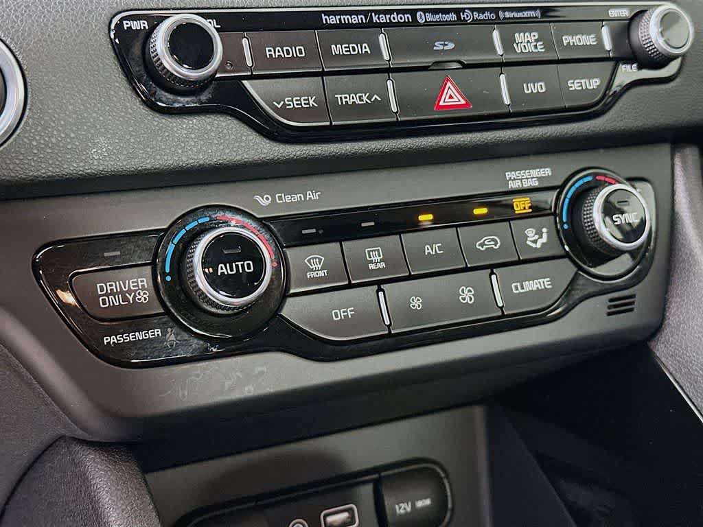 Thumbnail: 2017 Kia Niro - 18