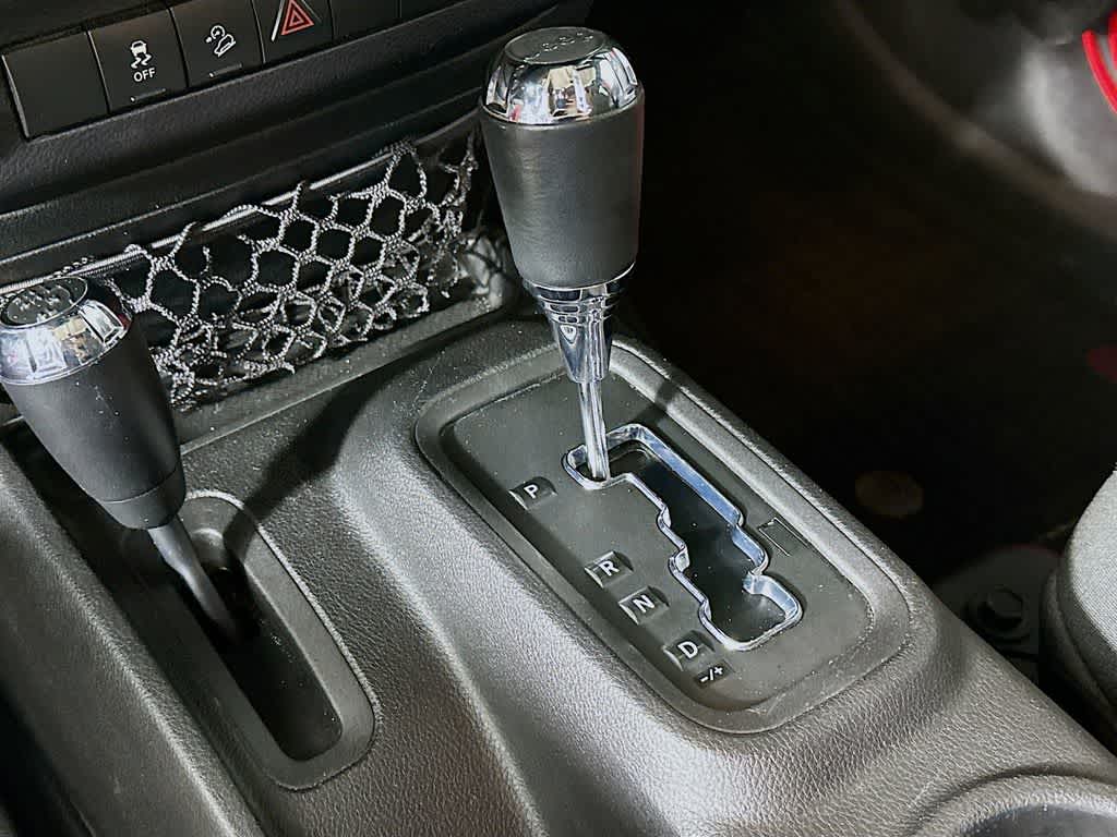 Thumbnail: 2015 Jeep Wrangler - 18