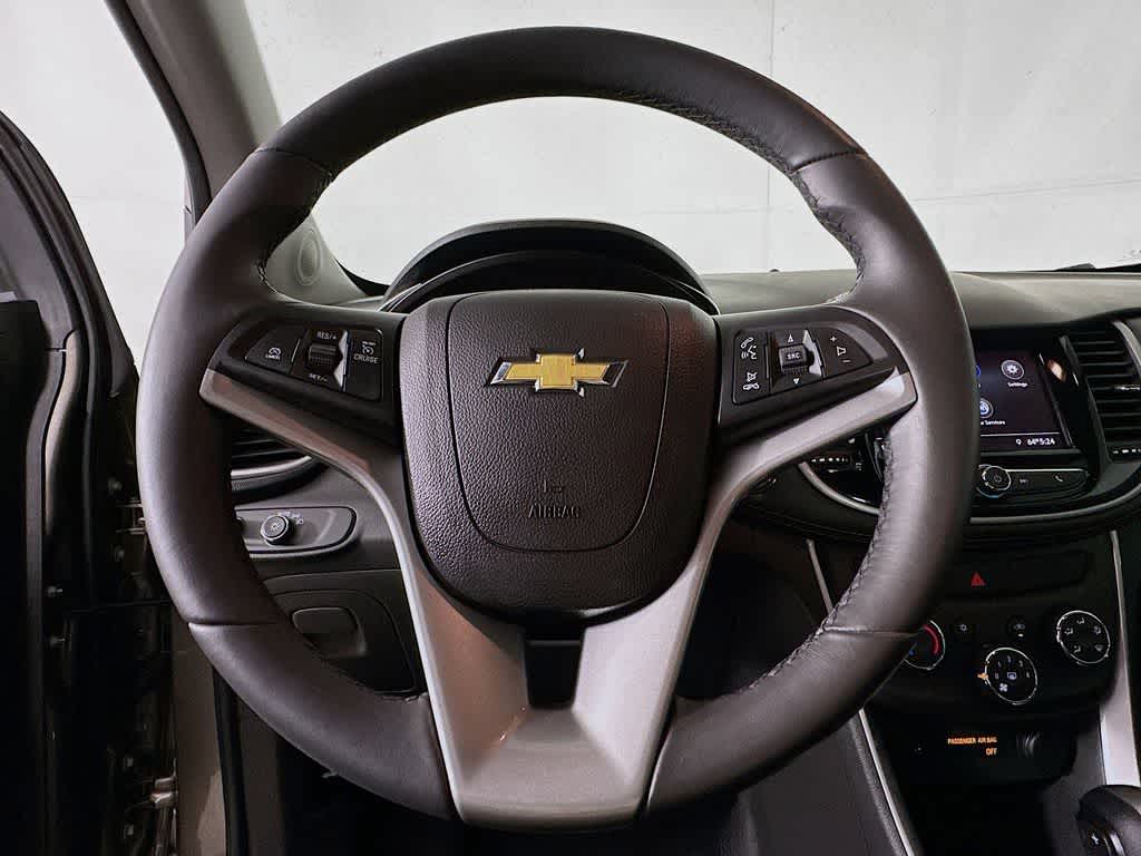 Thumbnail: 2021 Chevrolet Trax - 15