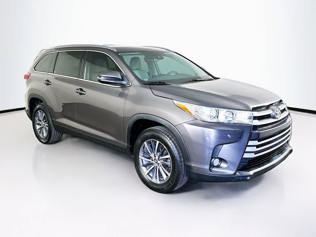 Thumbnail: 2019 Toyota Highlander - 23