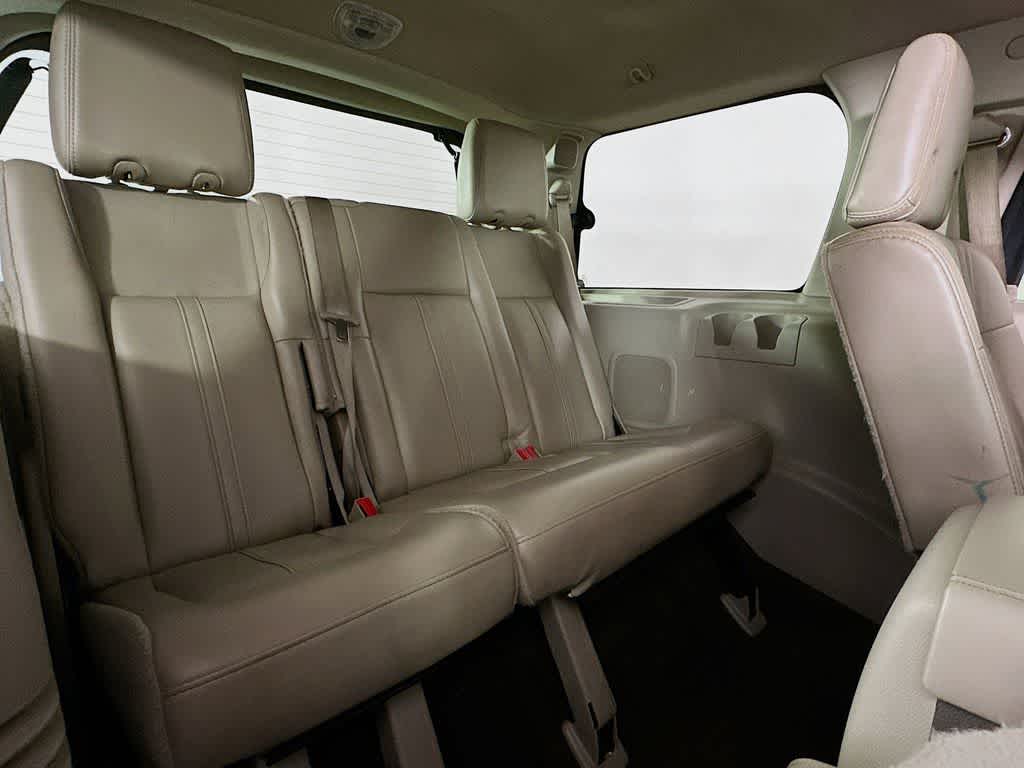 Thumbnail: 2016 Lincoln Navigator - 32