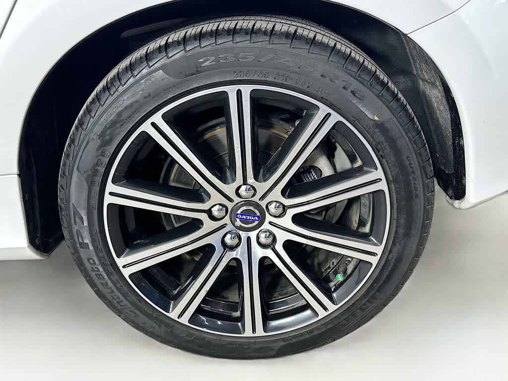 Thumbnail: 2018 Volvo S60 - 8