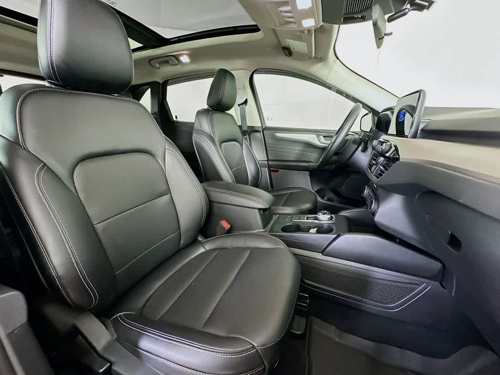 Thumbnail: 2022 Ford Escape - 15