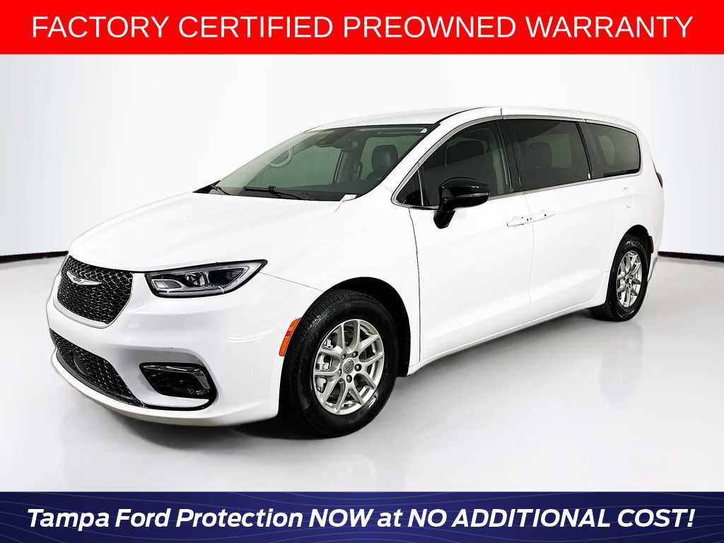 Thumbnail: 2024 Chrysler Pacifica - 1