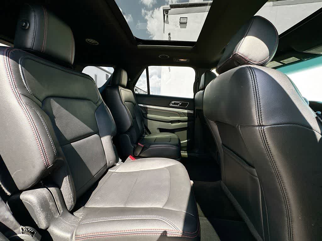 2016 Ford Explorer Sport 34