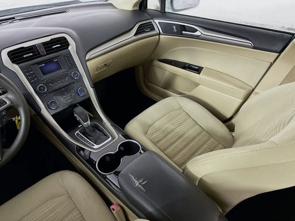 Thumbnail: 2016 Ford Fusion - 11