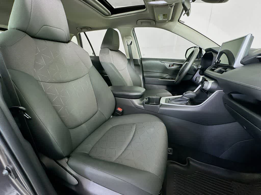 Thumbnail: 2024 Toyota RAV4 - 15