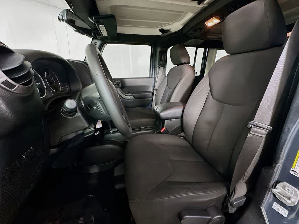 Thumbnail: 2017 Jeep Wrangler - 12