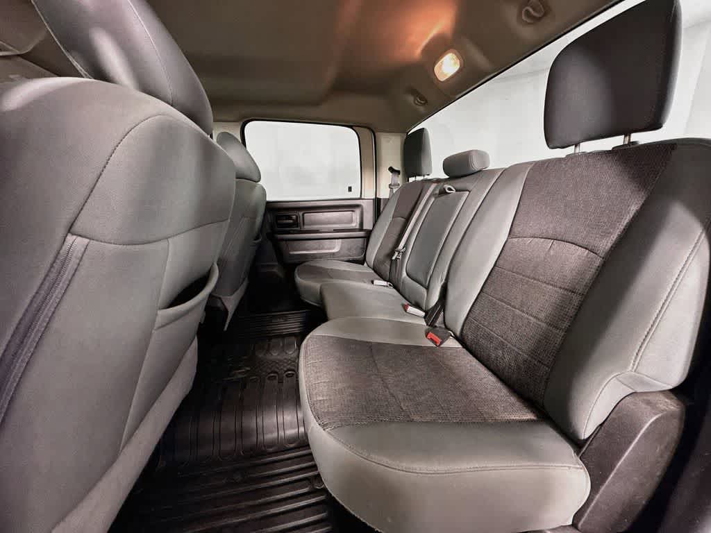 Thumbnail: 2020 RAM 1500 Classic - 13